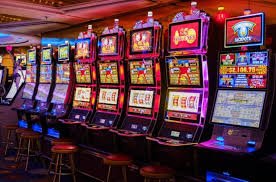 Jackpot slot reels on 747-9 showing progressive prize pool indicator